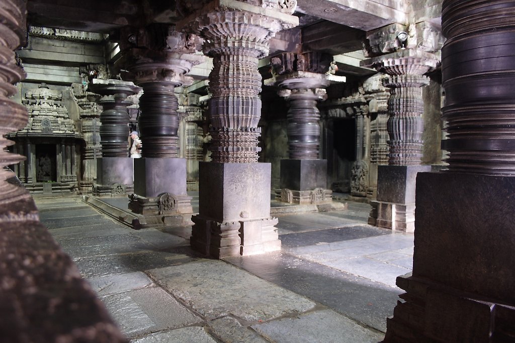 07-In the Kesava Temple.jpg - In the Kesava Temple